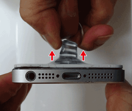 iPhoneのフロントパネルを吸盤で開けるのは難しい
